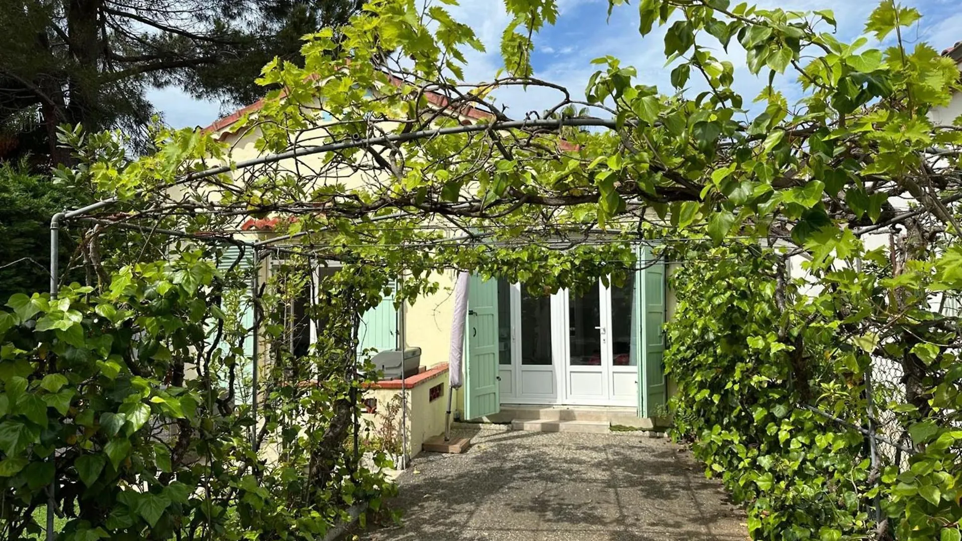 Pretty Harbour House With Garden Villa Mandelieu-la-Napoule